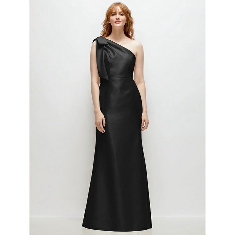 ALFRED SUNG Black One-Shoulder Bridesmaid Dress